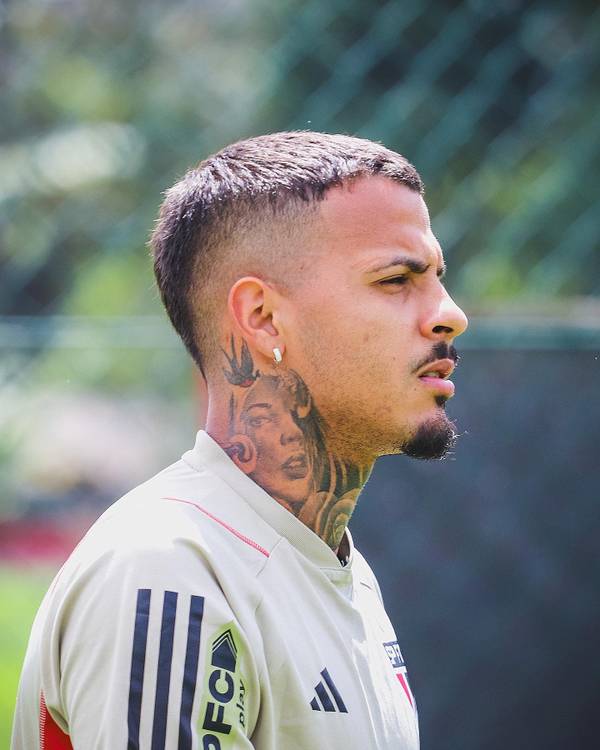 São Paulo faz proposta para renovar contrato do zagueiro Diego Costa