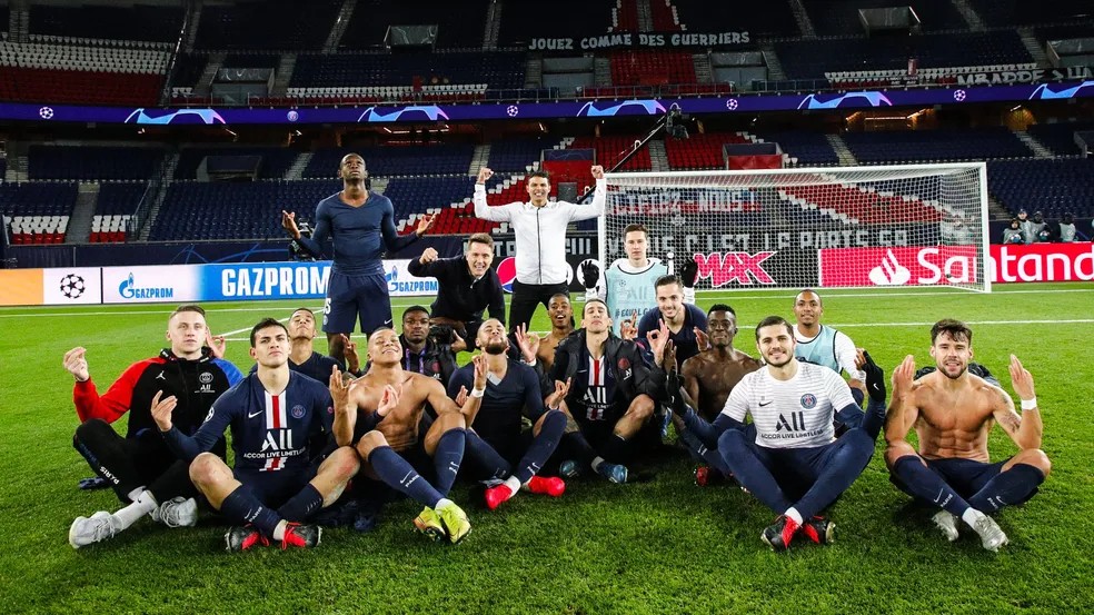 Jogadores do PSG imitam gesto de Haaland — Neymar Haaland