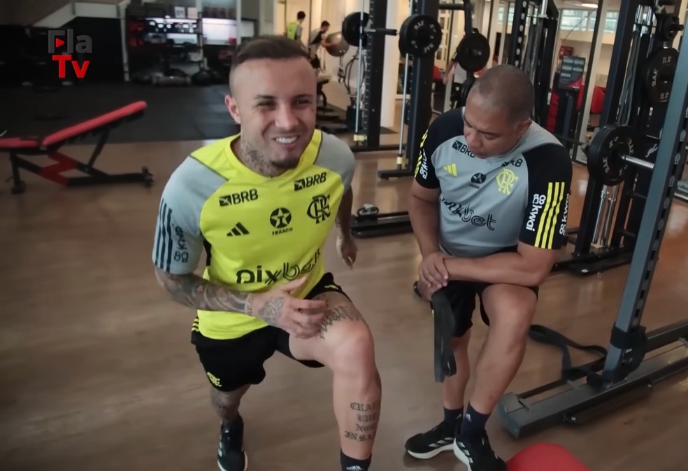 Cebolinha em treino na academia do Flamengo