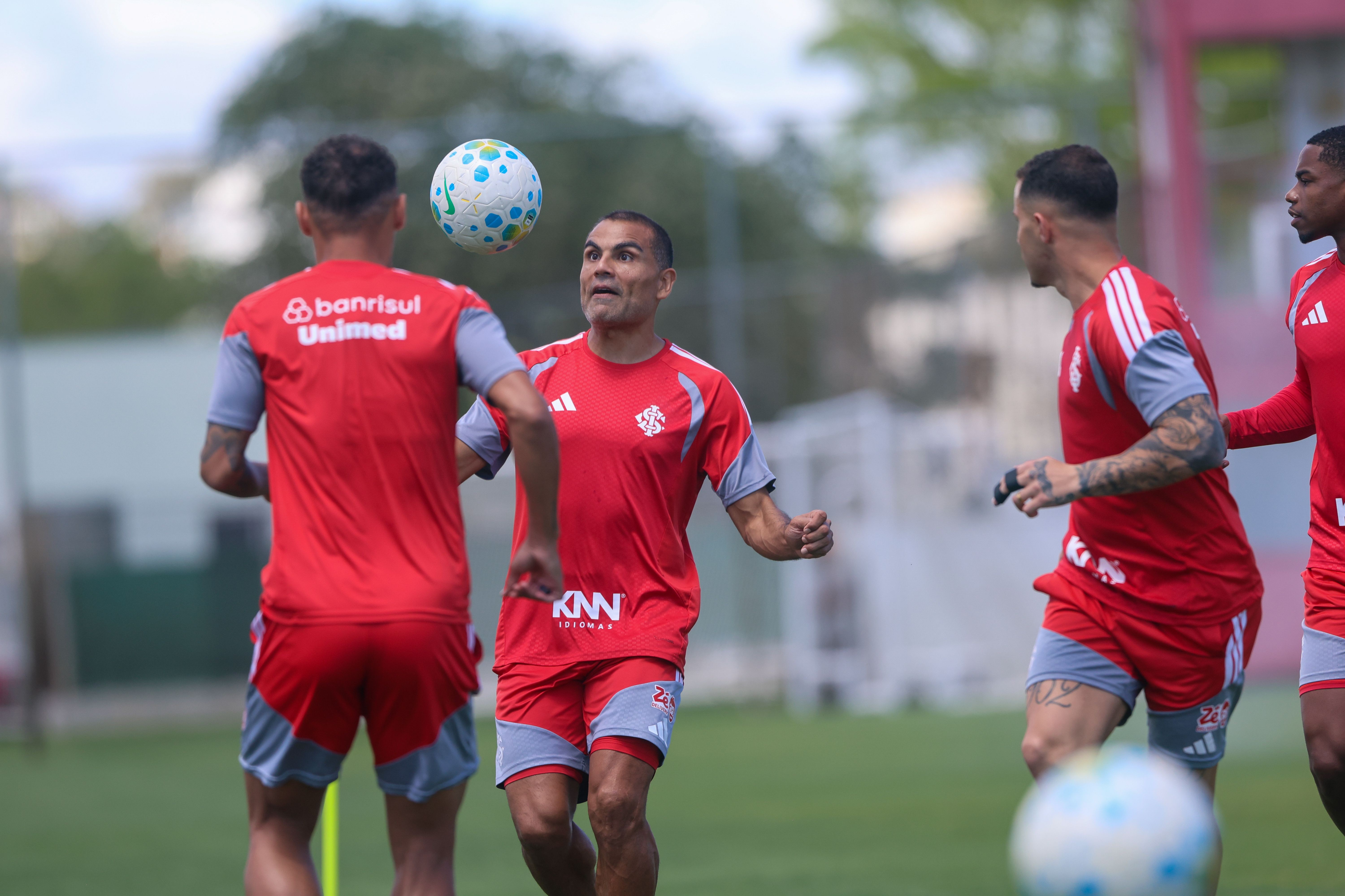 Inter tem retorno de três titulares, mas goleiros seguem fora; veja relacionados