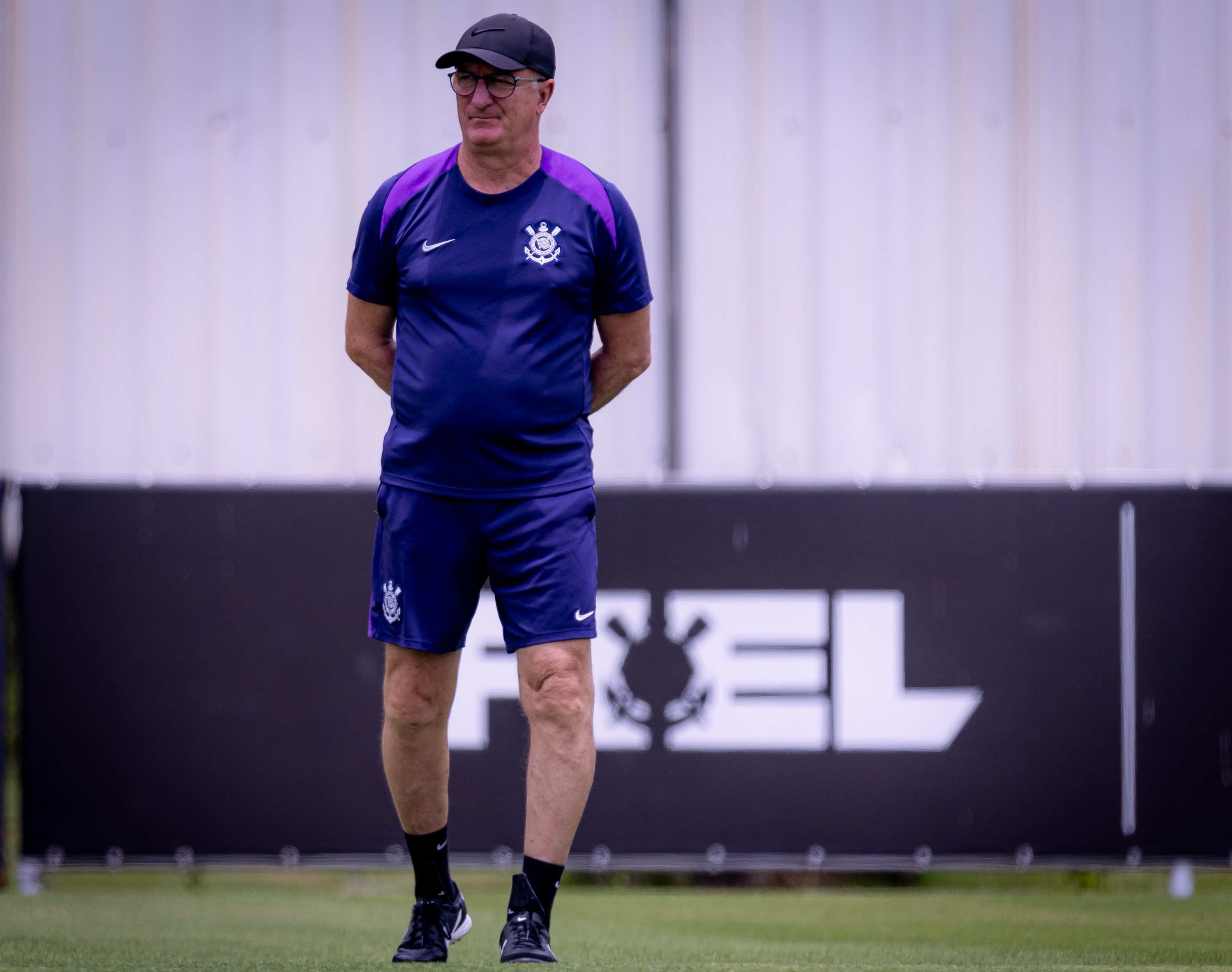 Sem Garro, Corinthians treina entre reservas enquanto Dorival altera defesa na semifinal