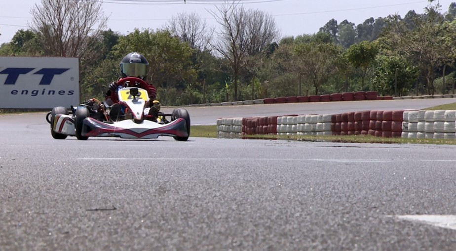 Pistas de Karts para acelerar em família! 