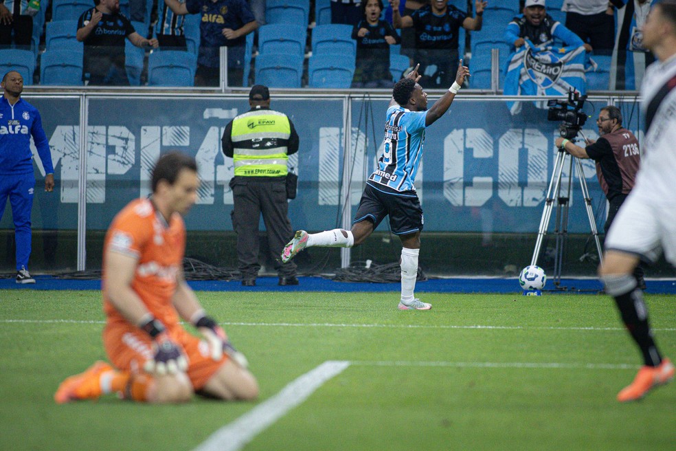 Amuzu fez o quarto gol no ano — Foto: Maxi Franzoi/AGIF