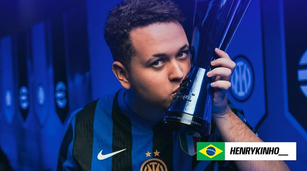 Henrykinho celebrating his qualification for the eFootball World Championship.
