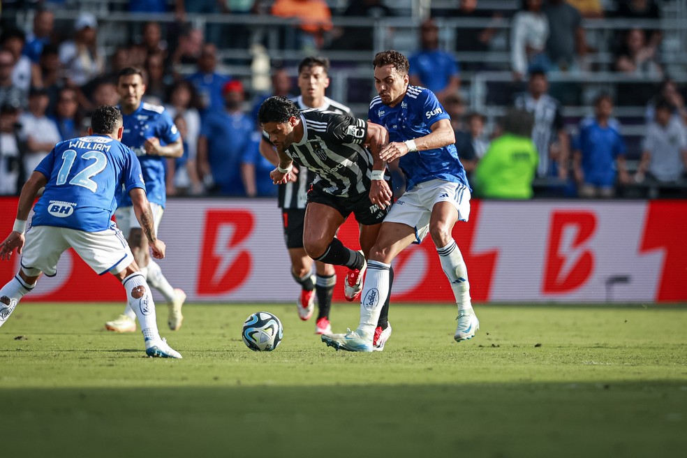 Eduardo foi titular contra São Paulo e Atlético-MG — Foto: Pedro Souza