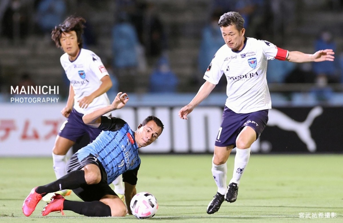 Com jogador de 52 anos no elenco, Yokohama FC anuncia contratação do  veterano Nakamura, futebol internacional