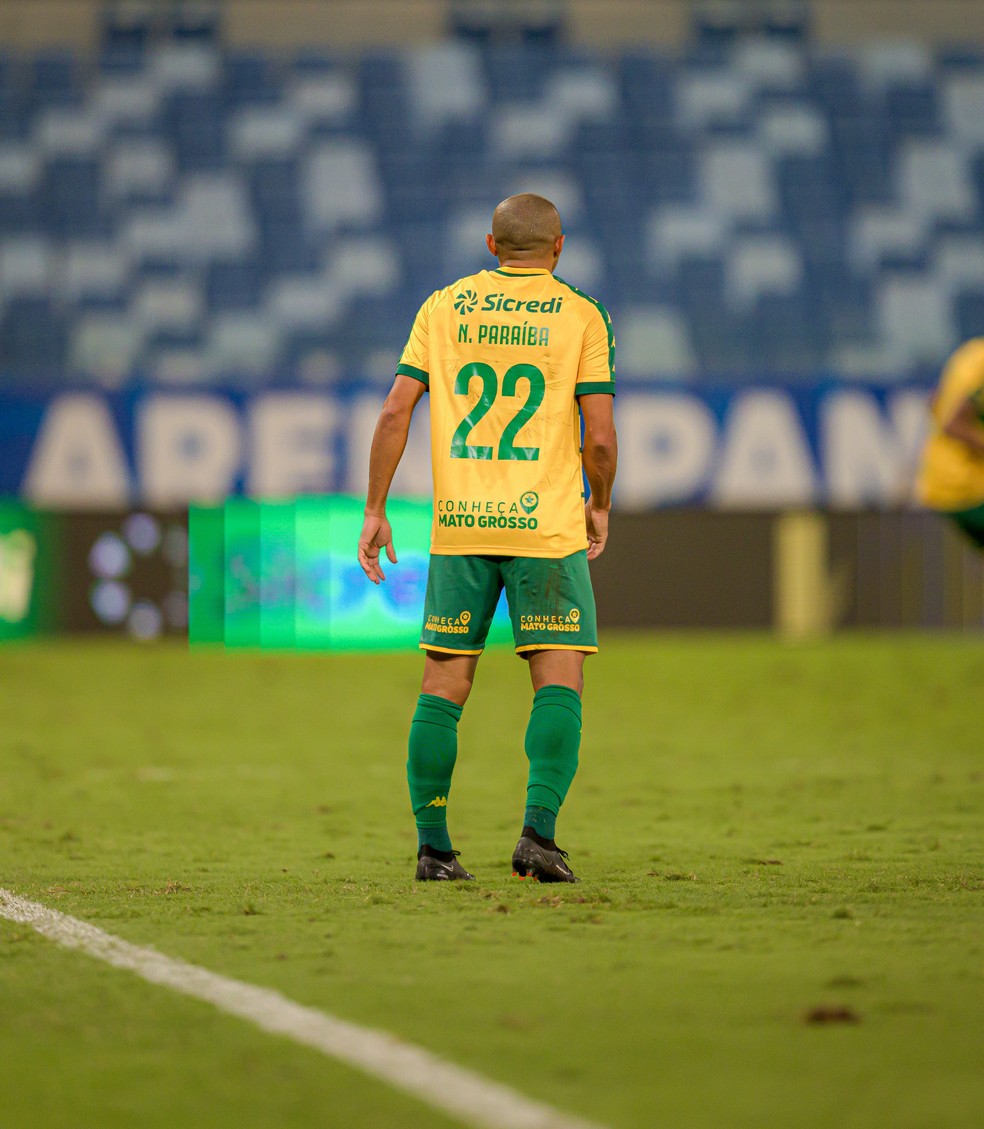 Nino Paraíba com a camisa 22 no Cuiabá — Foto: Jonathan Domingos