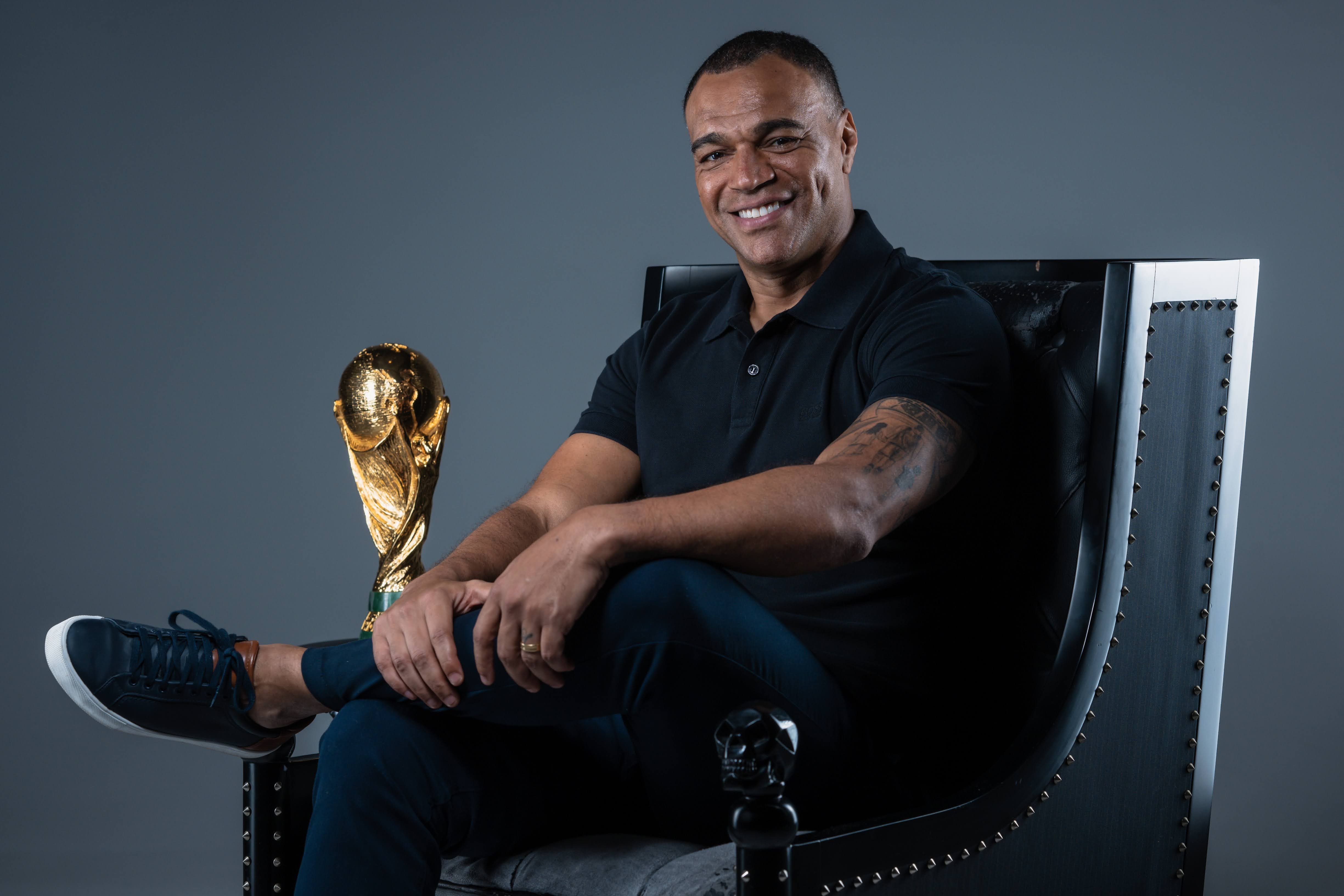 Denilson critica de publicações de jogadores do Brasil após eliminação e aconselha: "Mete a cara"
