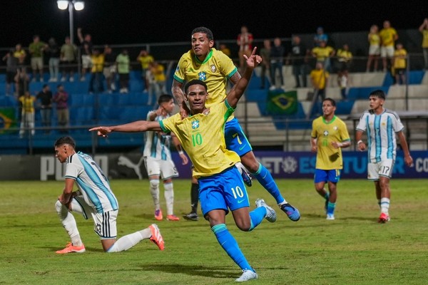 Conmebol diminui gancho de Eduardo Conceição para dois meses após comemoração polêmica.