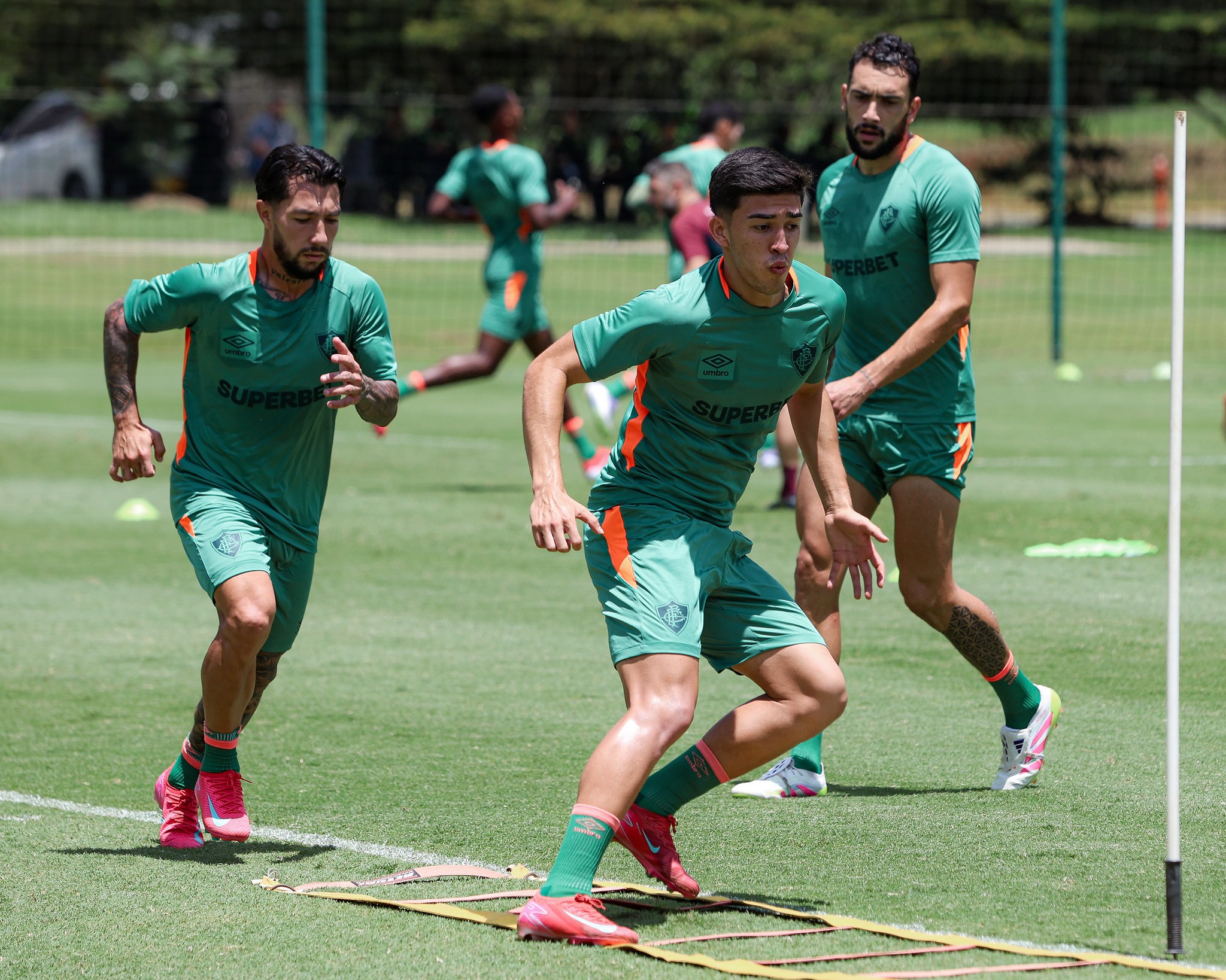 Sem espaço no Fluminense, Lezcano posta: “Tempos melhores virão”
