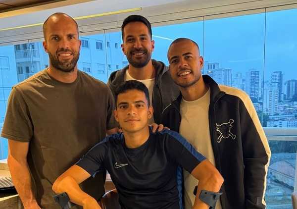 MOMENTO DIFÍCIL! Visita de jogadores do Palmeiras a Bruno Rodrigues após cirurgia