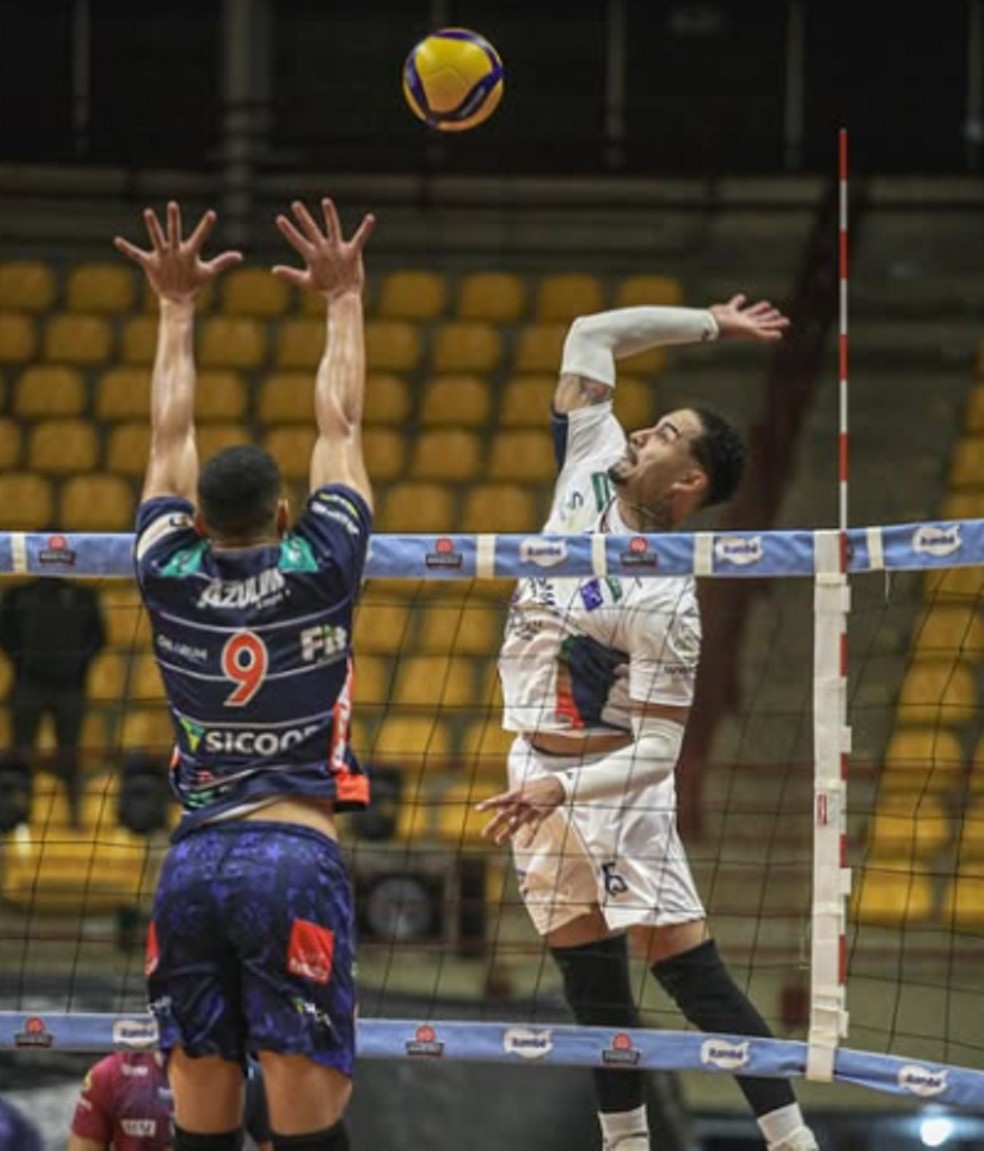 Fernando Pires (foto) e Lucas Fonseca não jogam mais pela equipe  — Foto: João Victor Pecly/Coast FC