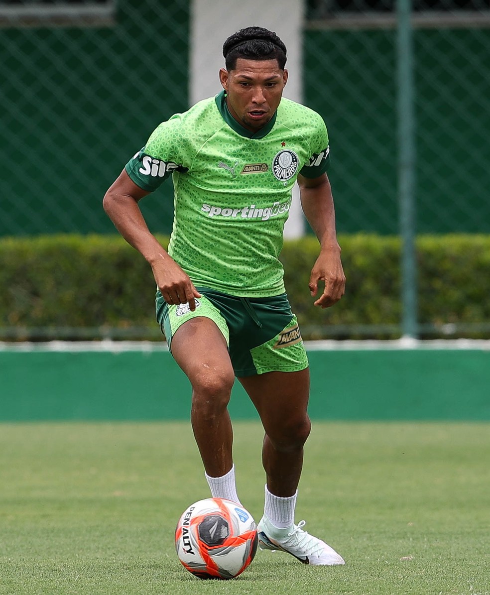 Rony durante treino do Palmeiras na Academia de Futebol � Foto: Cesar Greco