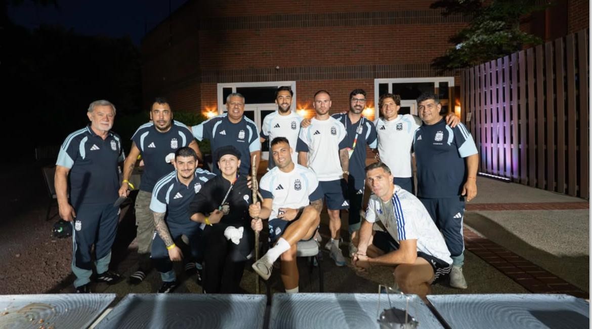 Presidente da AFA mostra bastidores do último churrasco da Argentina antes da final da Copa; vídeo