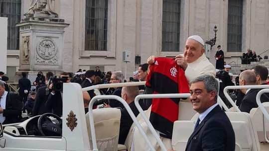 Torcedor que presentou Papa profetiza: "A camisa do Flamengo está abençoada e vamos ser campeões"