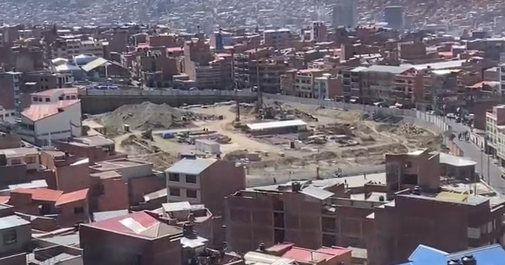 Área onde Bolívar está construindo o seu estádio em La Paz — Foto: Richard Souza