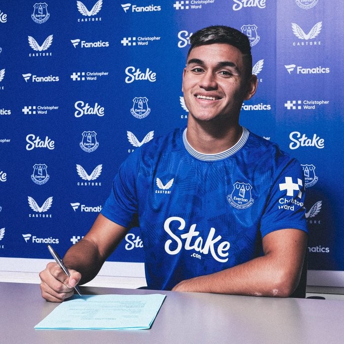Everton contrata Carlos Alcaraz, ex-Flamengo, por empréstimo