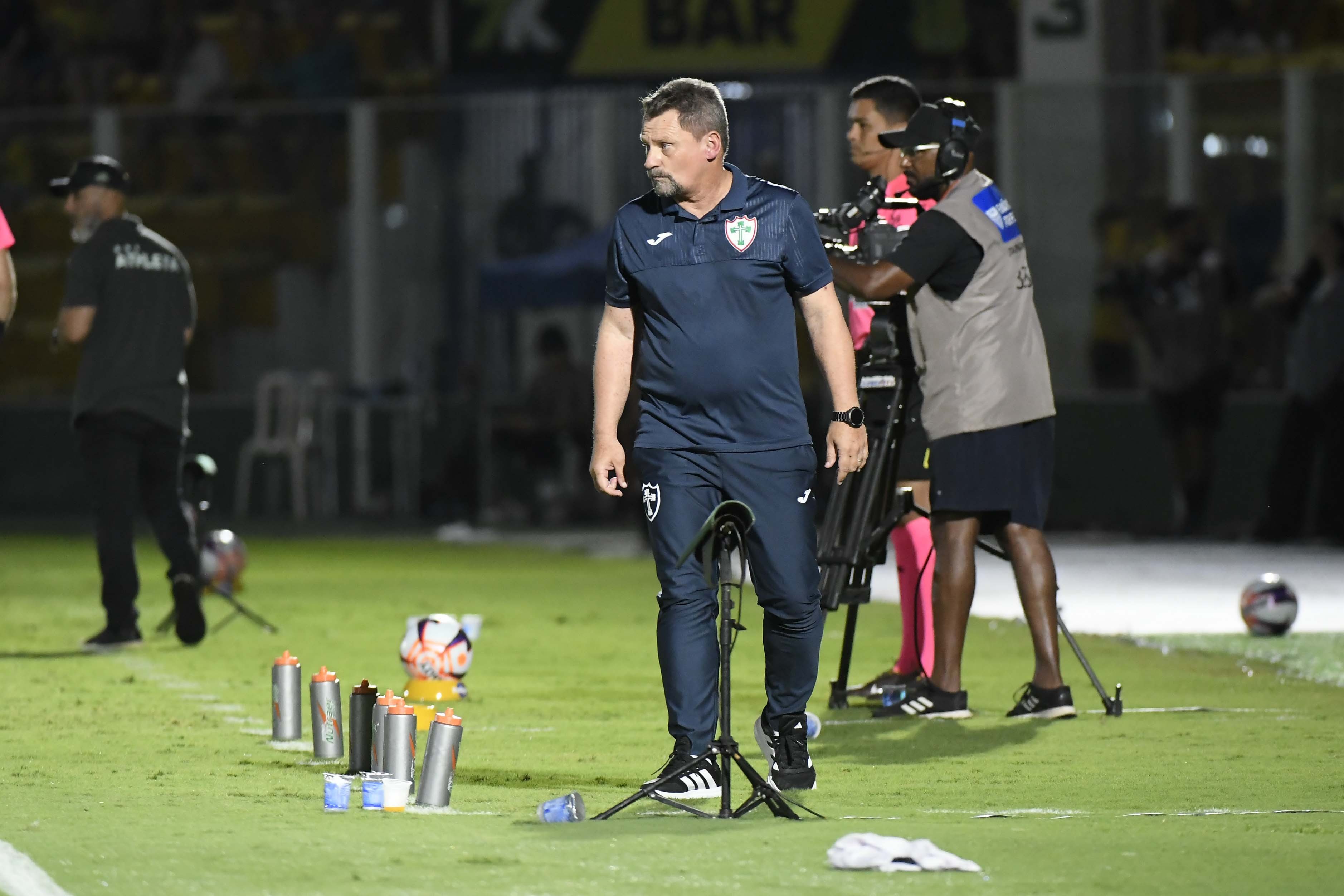 Fabio Matias tenta fugir da própria 