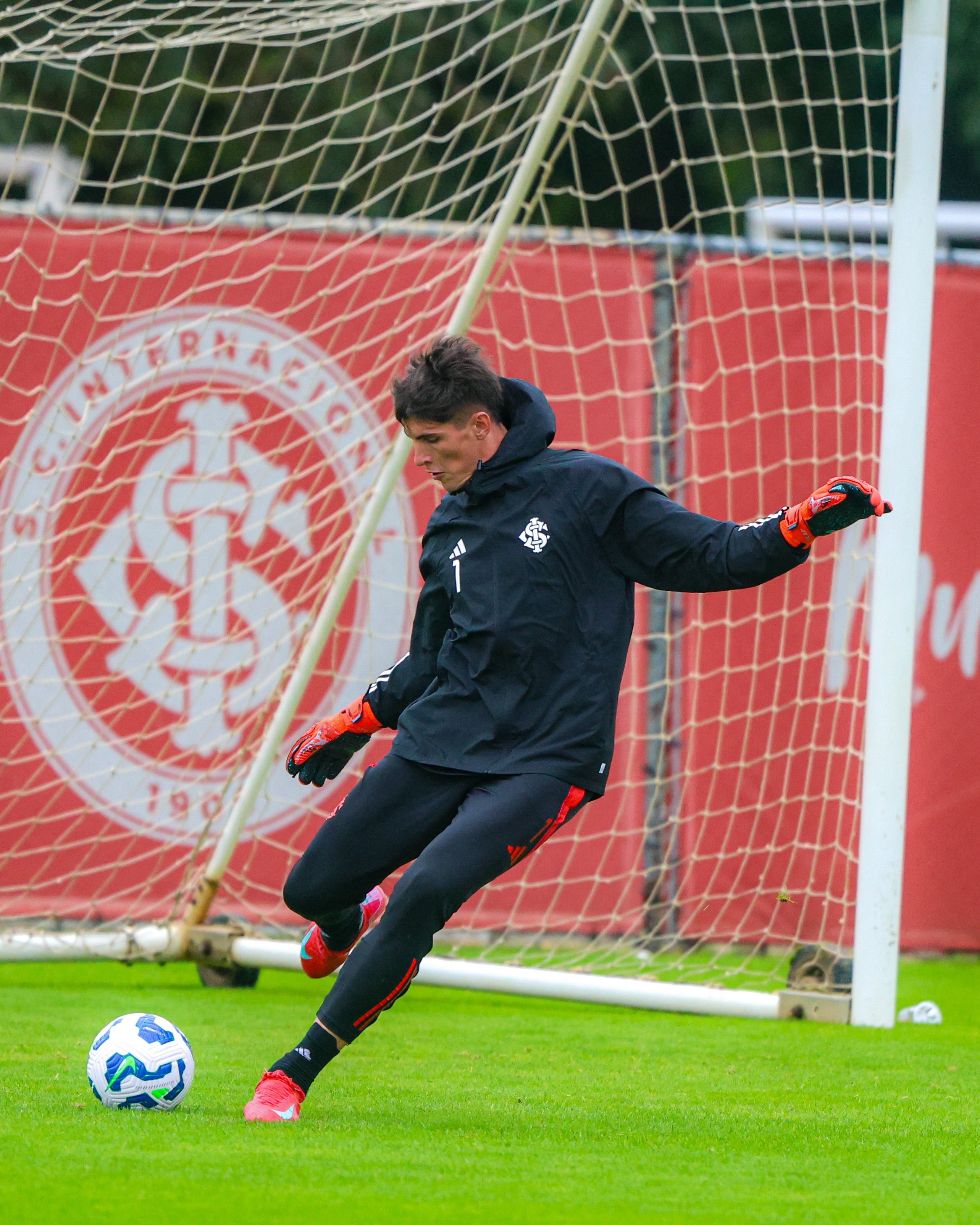Recuperado, Rochet volta a treinar no Inter