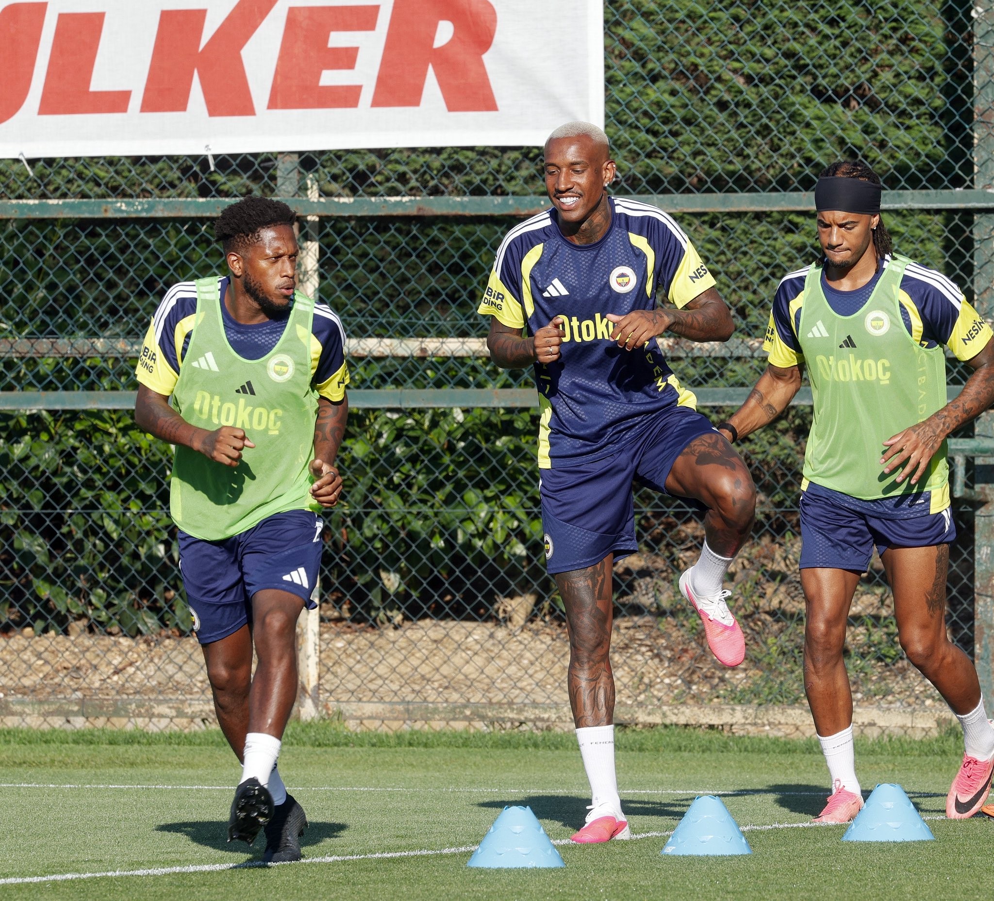 Com Atlético-MG de olho, empresário de Fred viaja para se reunir com Fenerbahce