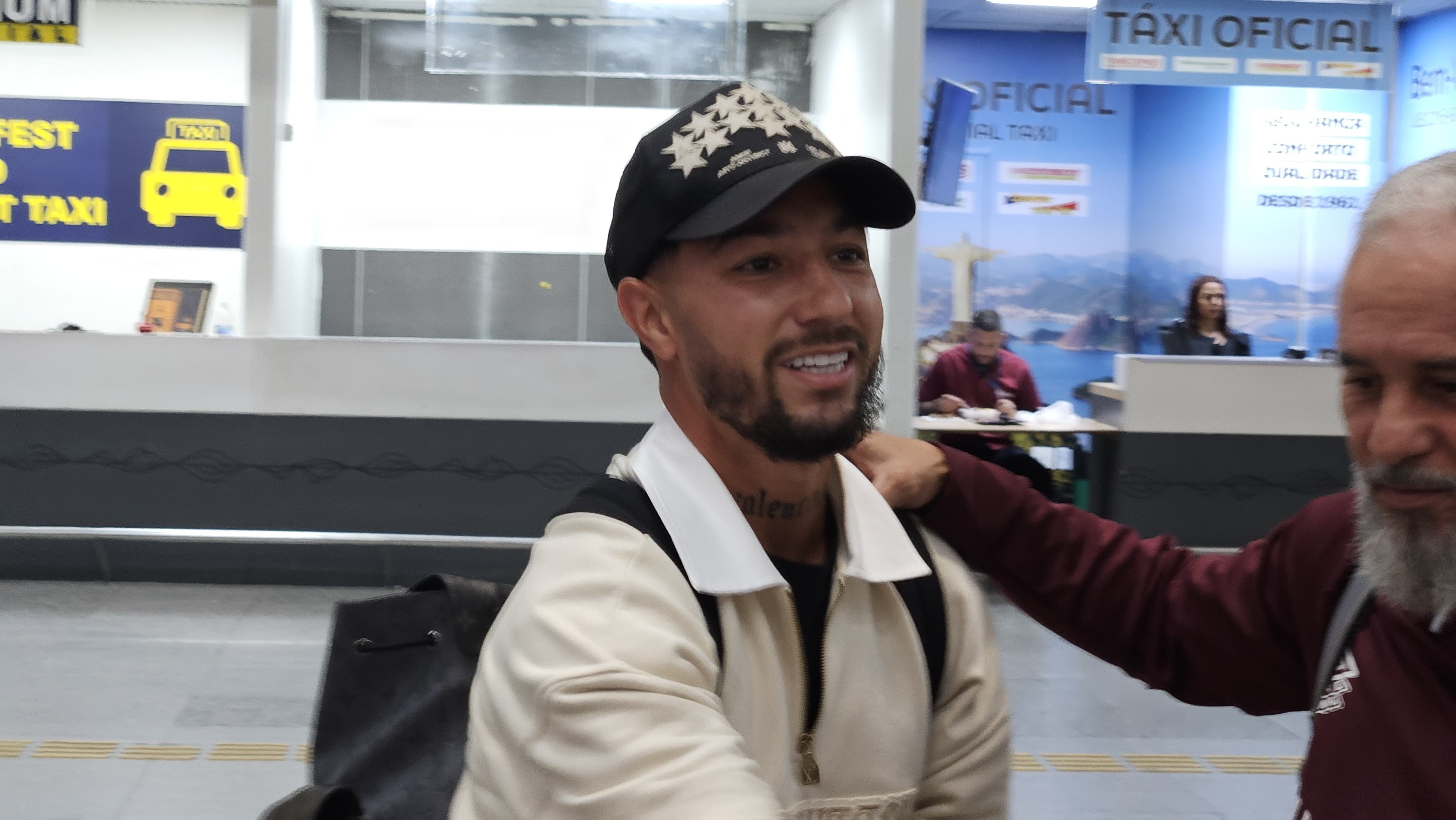 Fluminense anuncia a contratação de Lucho Acosta