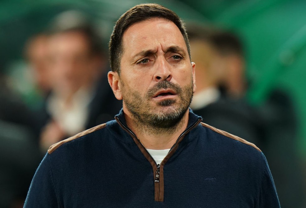 Vasco Matos, treinador do Santa Clara, de Portugal — Foto: Gualter Fatia/Getty Images