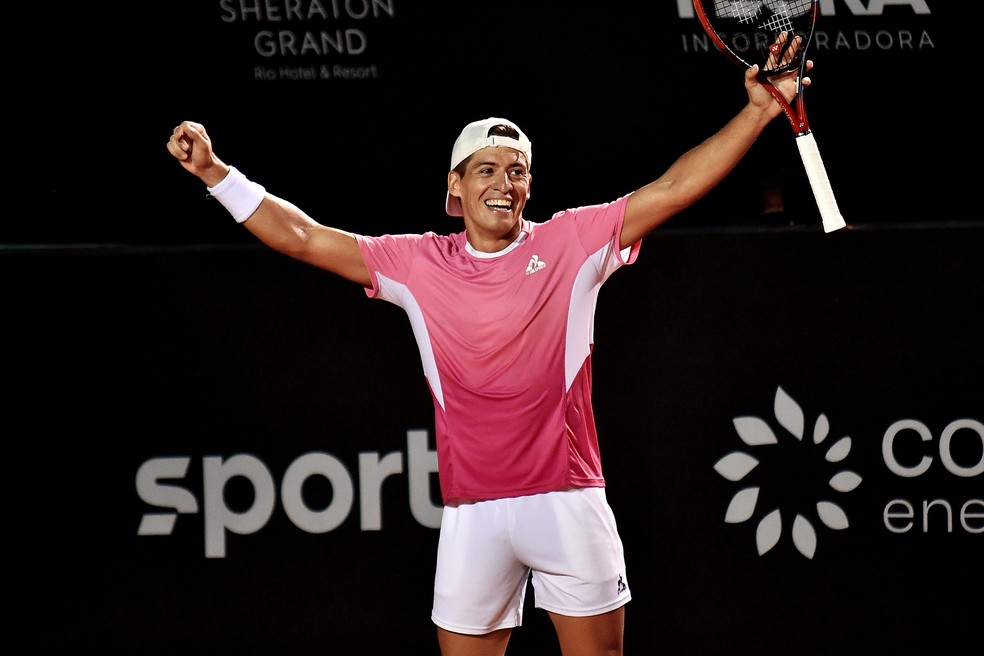Sebastián Báez celebra vitória na final do Rio Open 2025 — Foto: Fotojump