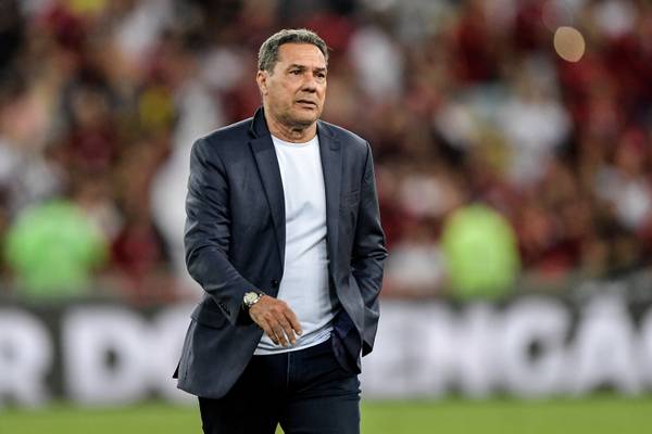 Luxemburgo destaca Cruzeiro como forte concorrente ao título do Brasileirão.