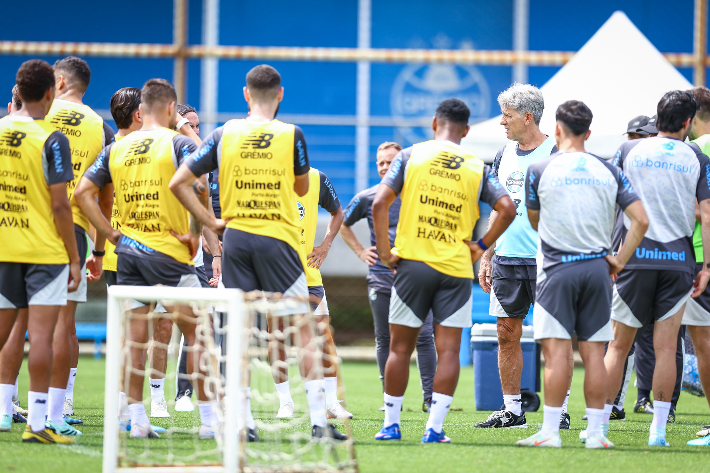 Escalação do Grêmio: Renato faz ao menos duas mudanças contra o Coritiba