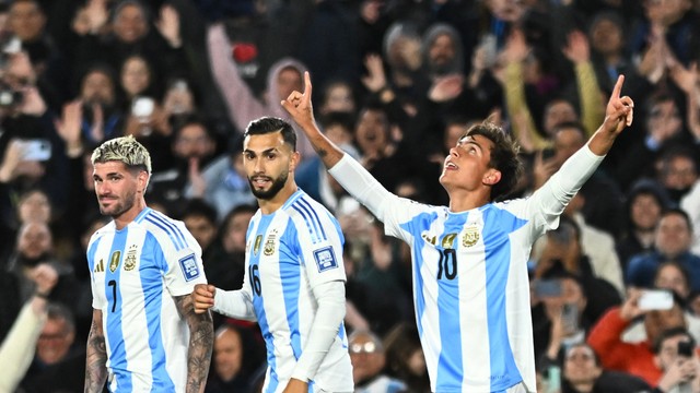 Dybala comemora gol em Argentina x Chile