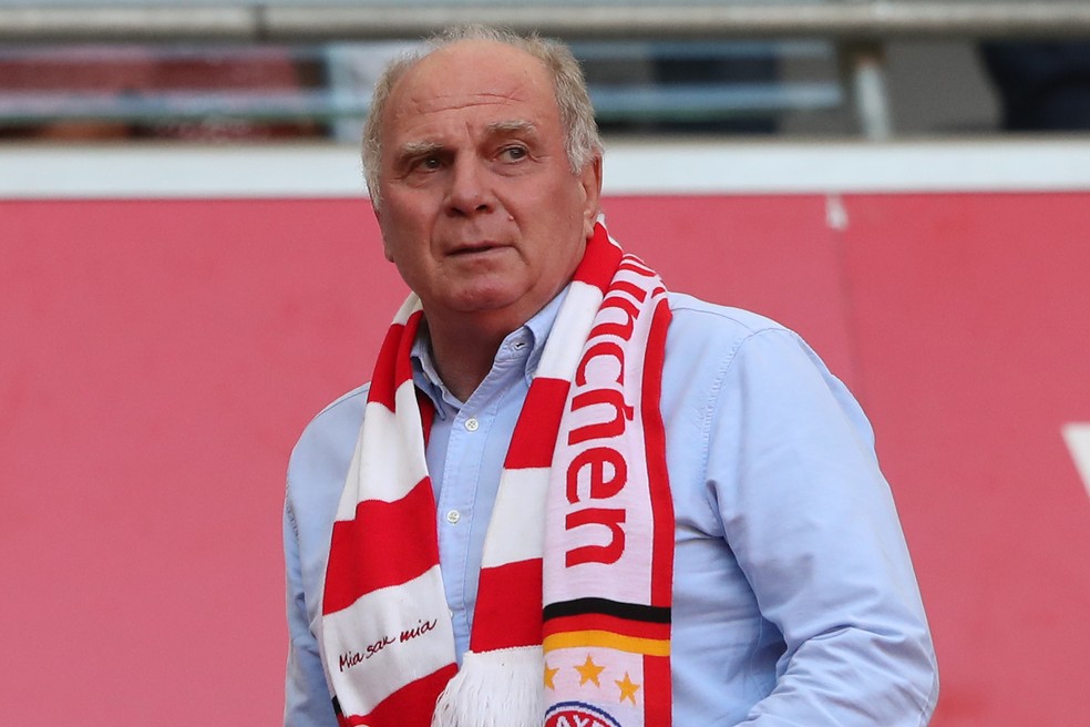 Presidente do Bayern alfineta o Barcelona: "Se você só comprar, de repente tem milhões em dívidas"