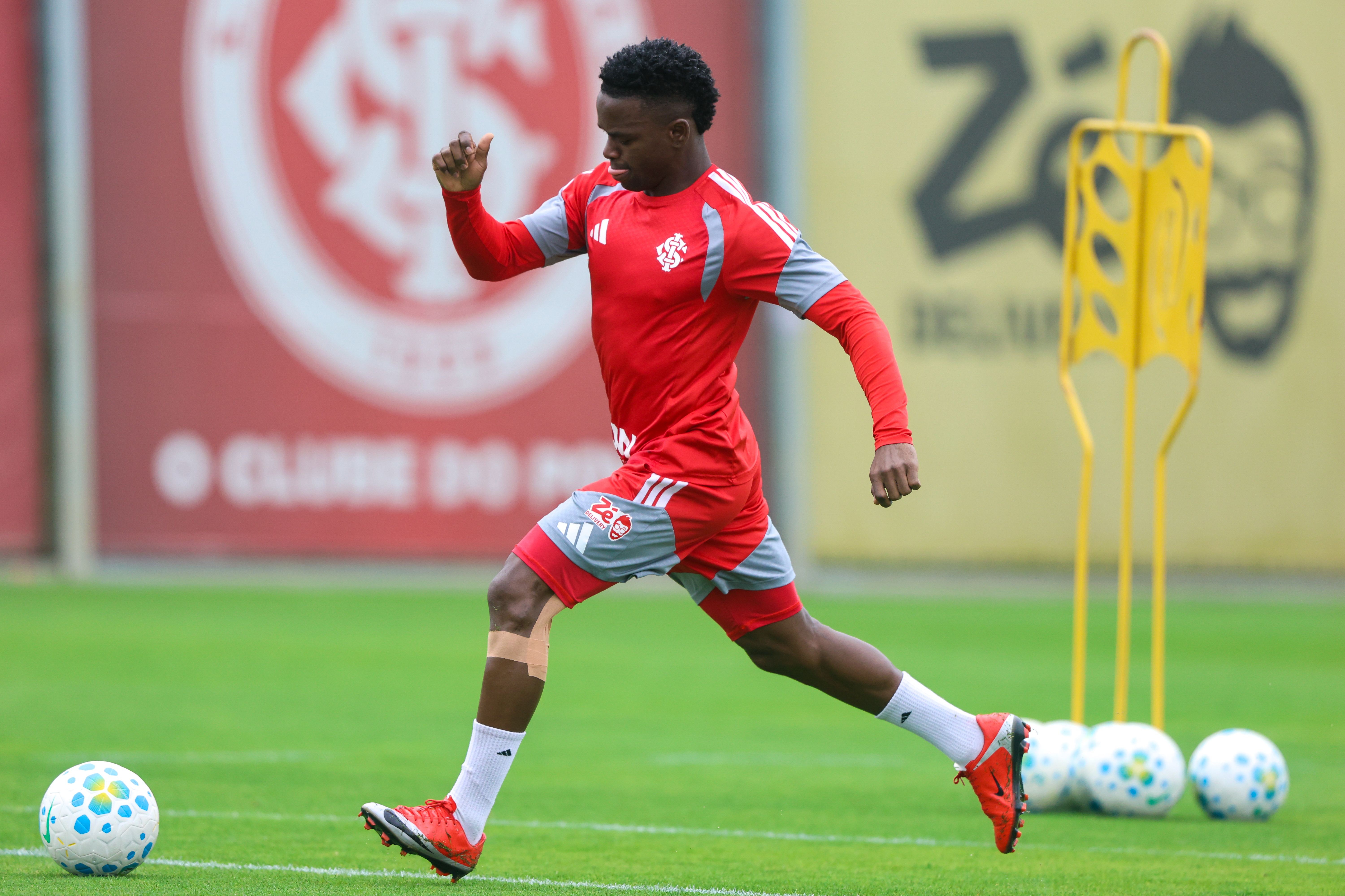 Fique por dentro: Artilheiro do Inter no Brasileirão perde espaço com Eduardo Baptista