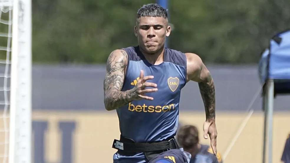Ayrton Costa está fora da Copa do Mundo de Clubes — Foto: Divulgação/Boca Juniors
