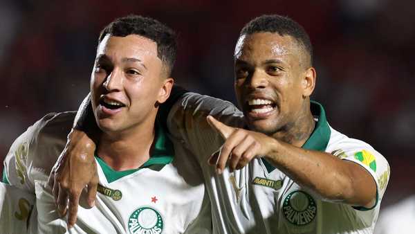 Thalys celebra estreia com gol no time profissional do Palmeiras: 