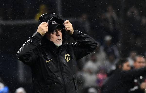 Análise: Corinthians já mostra sinais, mas ainda vai dar muito trabalho para Mano Menezes