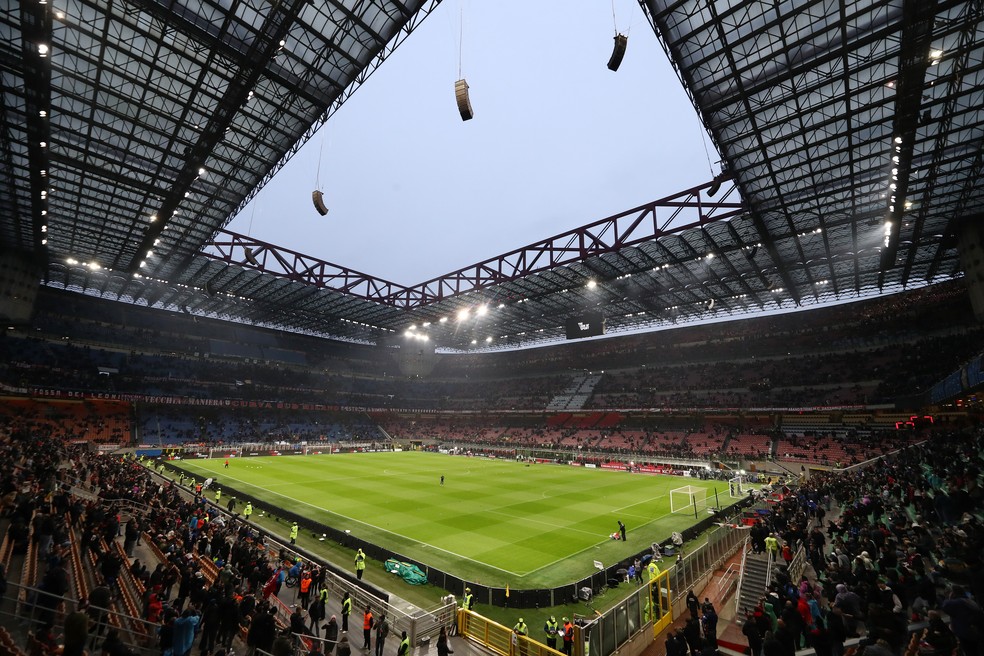 San Siro antes de clássico Milan x Inter de Milão pelo Campeonato Italiano — Foto: Marco Luzzani/Getty Images