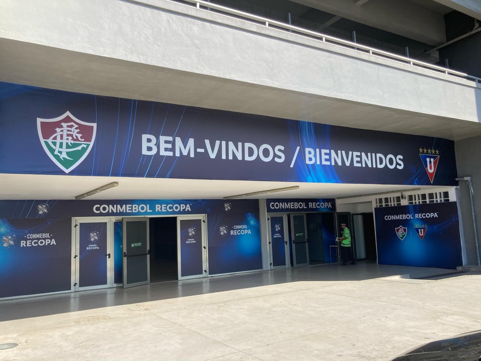 Maracanã começa a ser envelopado para Fluminense x LDU — Foto: Reprodução