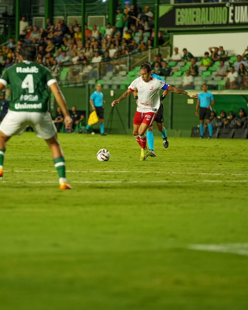 Vinícius destaca postura do Náutico em empate com o Goiás: "Esse é o caminho"