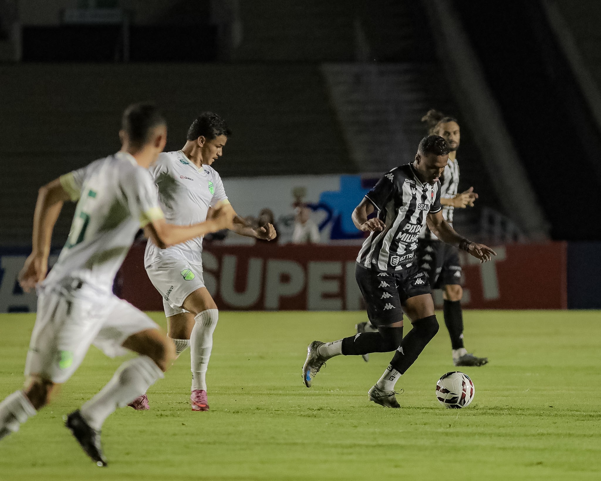 Botafogo-PB x Floresta: duelo pode definir rumos das equipes no quadrangular final da Série C
