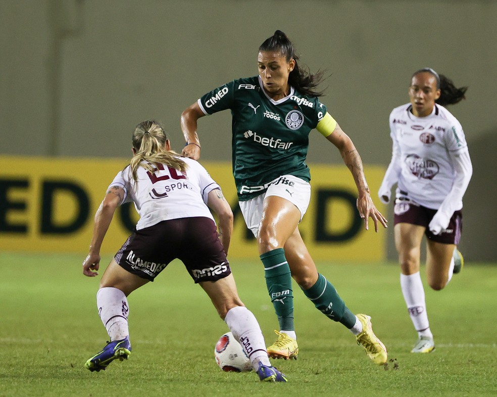 File:Paulista Feminino Final Santos 0x1 Palmeiras - Thaisinha - 52572024377  (cropped).jpg - Wikipedia