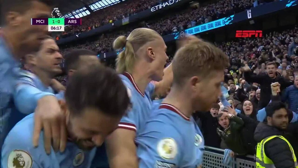 Inglês: Manchester City tropeça no último jogo antes do MundialJogada 10