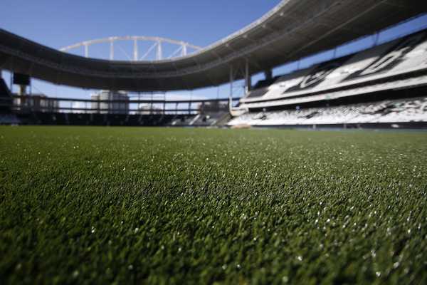 Botafogo x Vitória: onde assistir ao vivo, horário e escalações