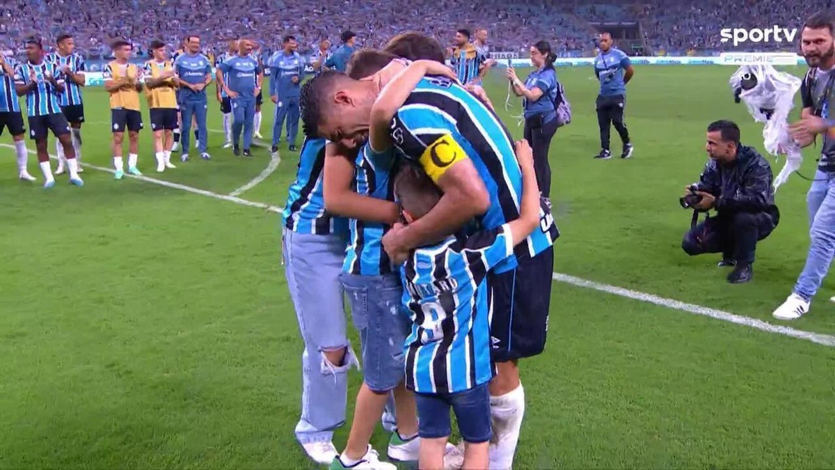 Suárez agradece carinho da torcida em despedida na Arena: Serei um gremista a mais