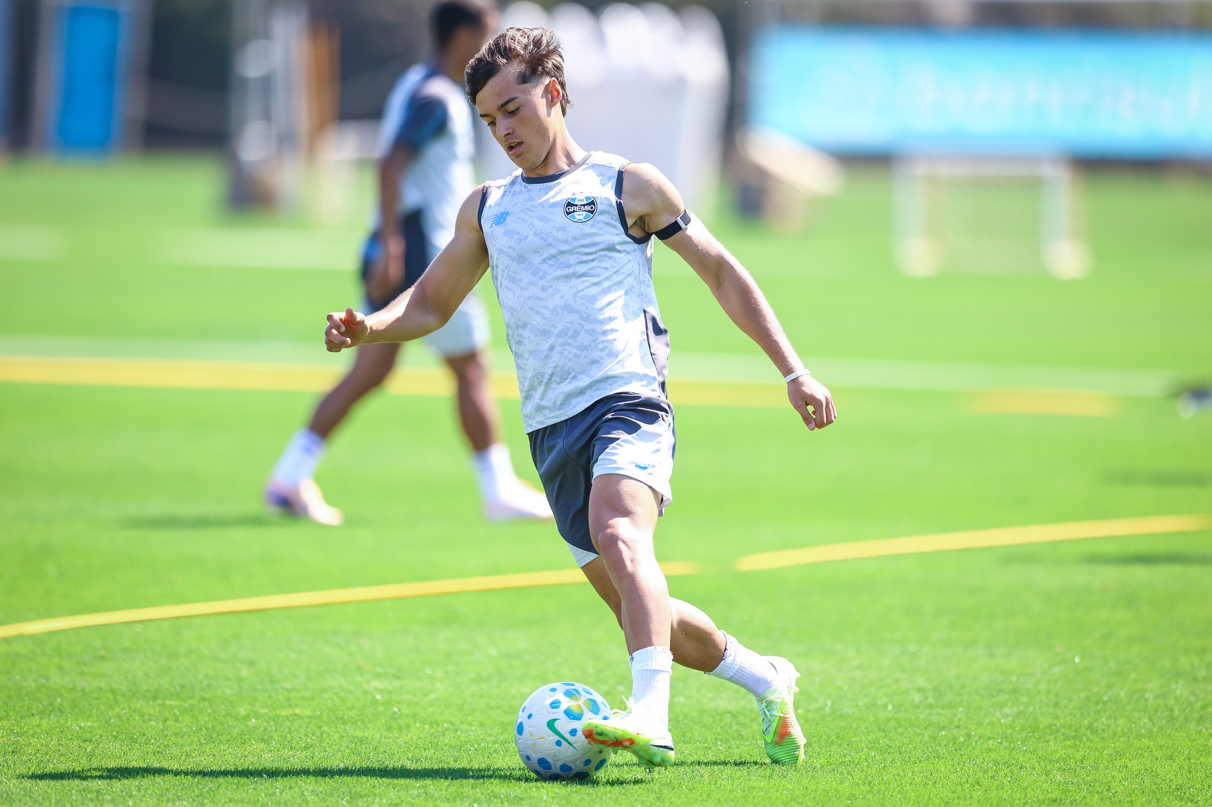 Renato usará Gre-Nal sub-20 para dar minutos e testar jovens do Grêmio