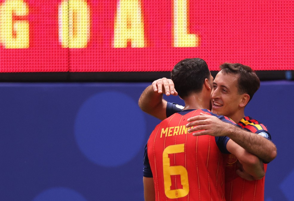 Oyarzabal terceiro gol Espanha x Áustria — Foto: Reuters