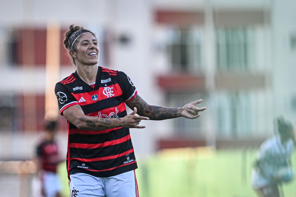 Cristiane comemora um gol no Fla-Flu do Brasileirão Feminino