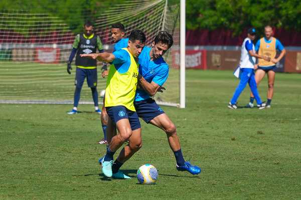 Rodrigo Caio regularizado no BID e pronto para estrear no Grêmio.