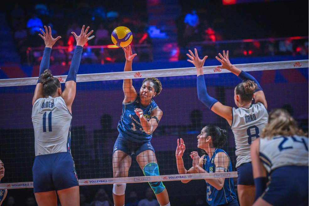 Brasil x Itália, Liga das Nações Feminina de vôlei — Foto: Volleyball World