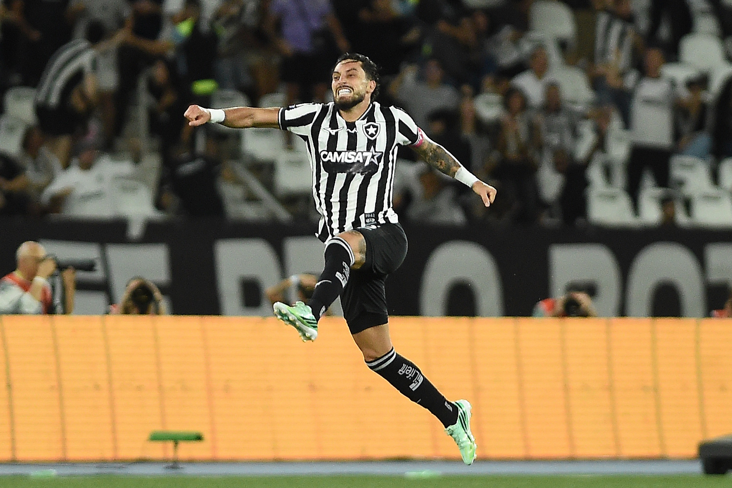 Botafogo encerra temporada com 14,8% de aproveitamento em clássicos; veja números