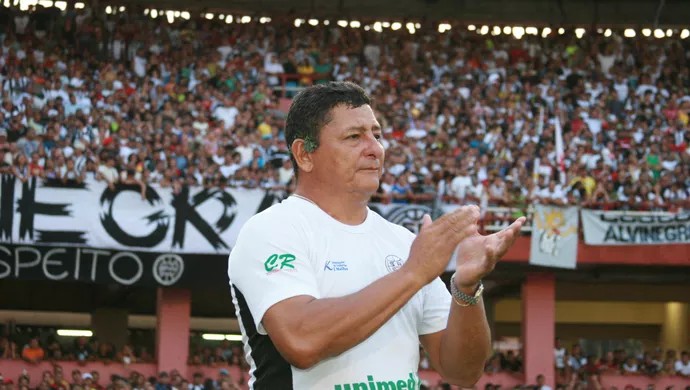 10 anos sem Lúcio Santarém: o legado do técnico que levou o São Raimundo ao topo do Brasil